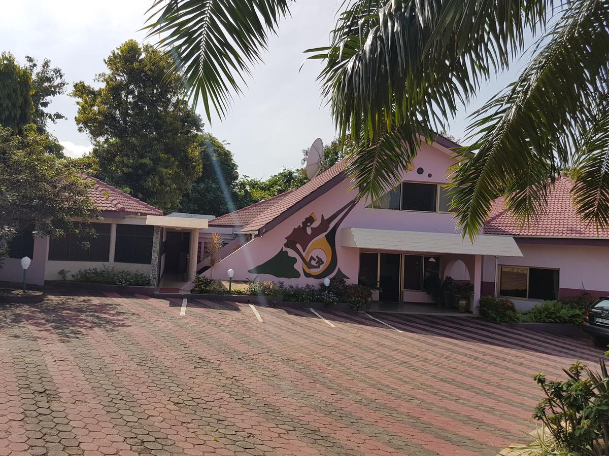 Royal Basin Resort Kumasi Ngoại thất bức ảnh